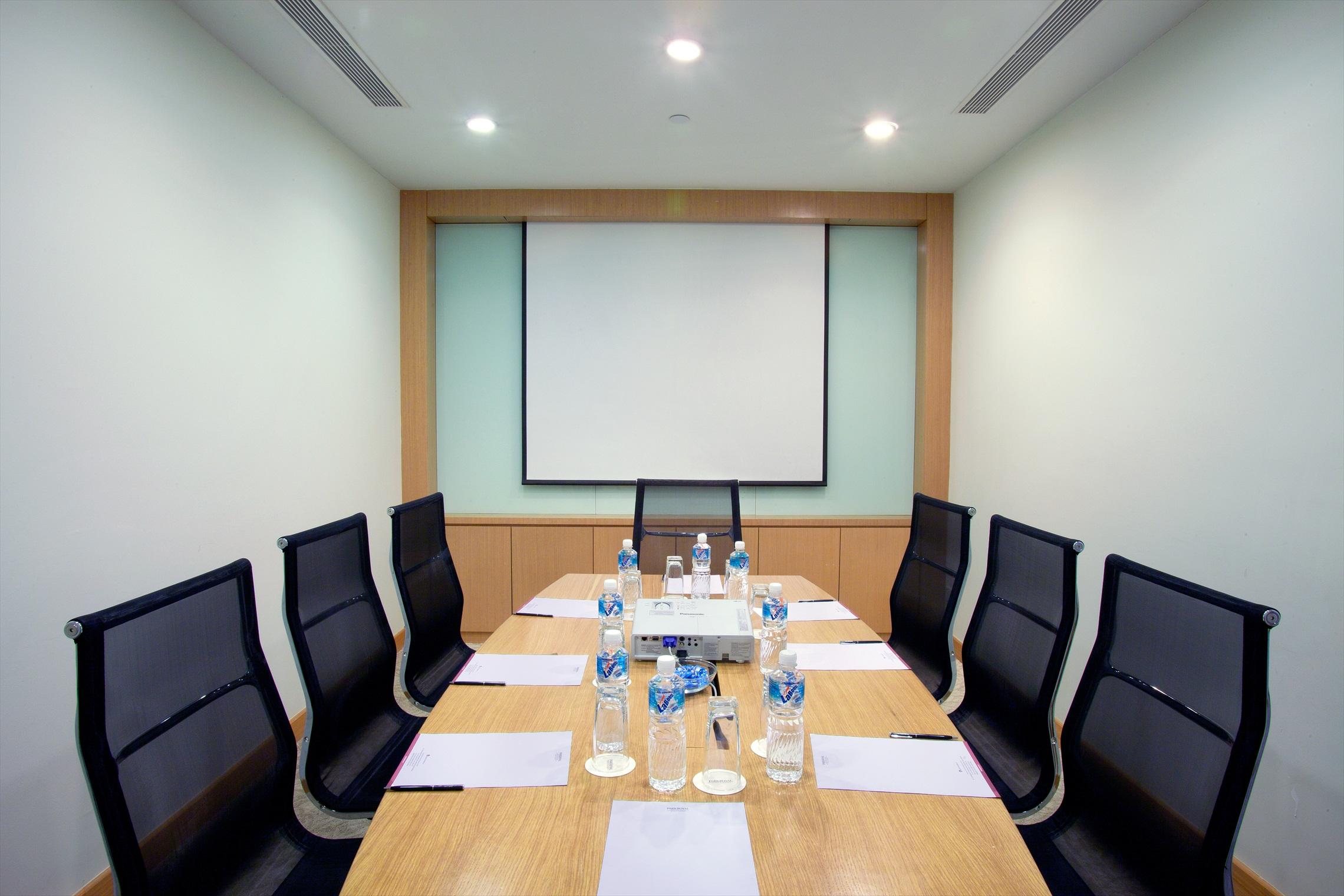Parkroyal Serviced Suites Kuala Lumpur Exteriér fotografie A meeting room