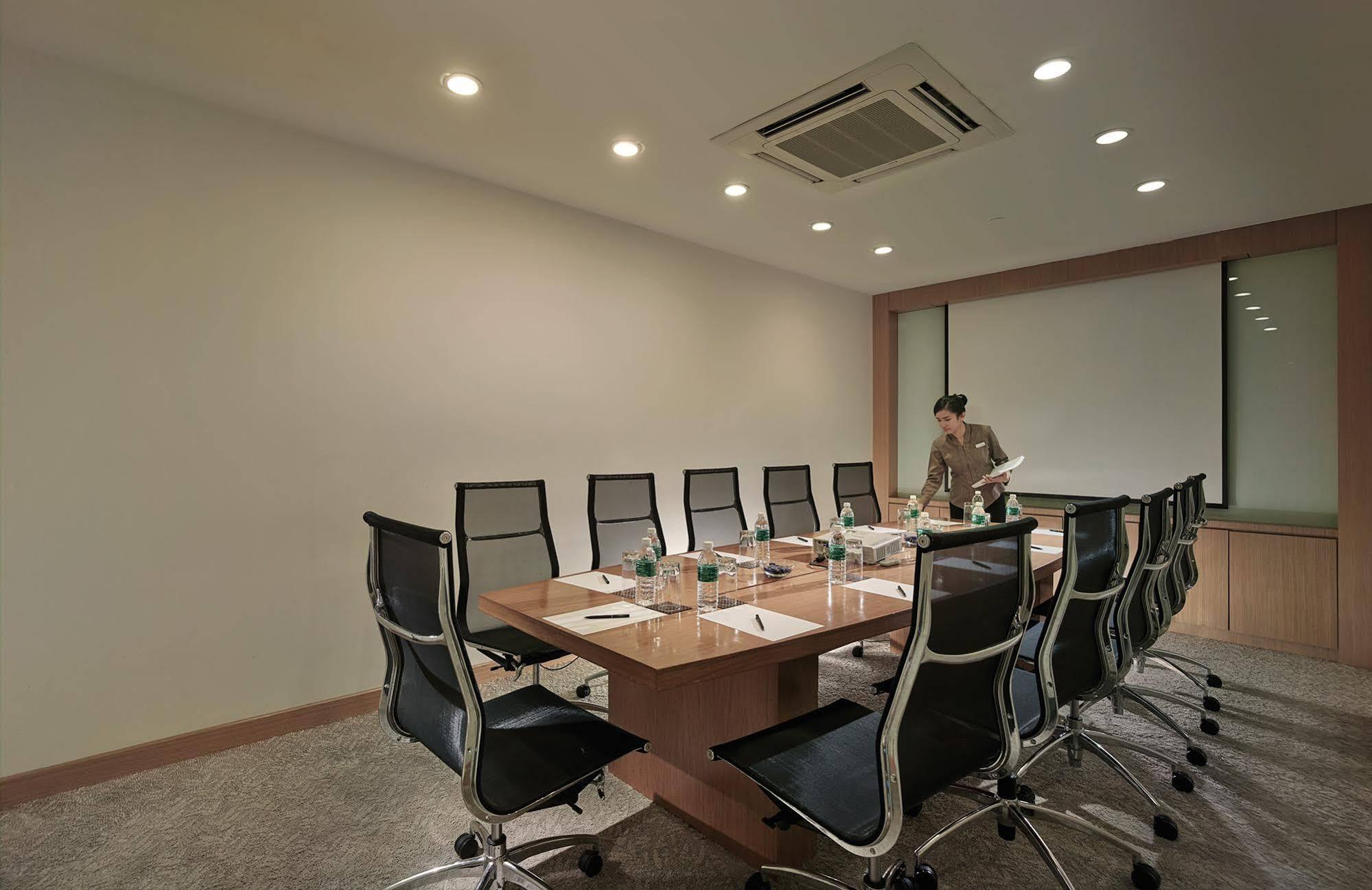 Parkroyal Serviced Suites Kuala Lumpur Exteriér fotografie Meeting room